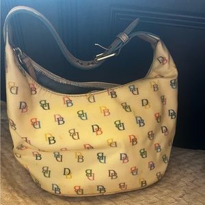 💜 Well Loved Dooney & Bourke Purse 💜